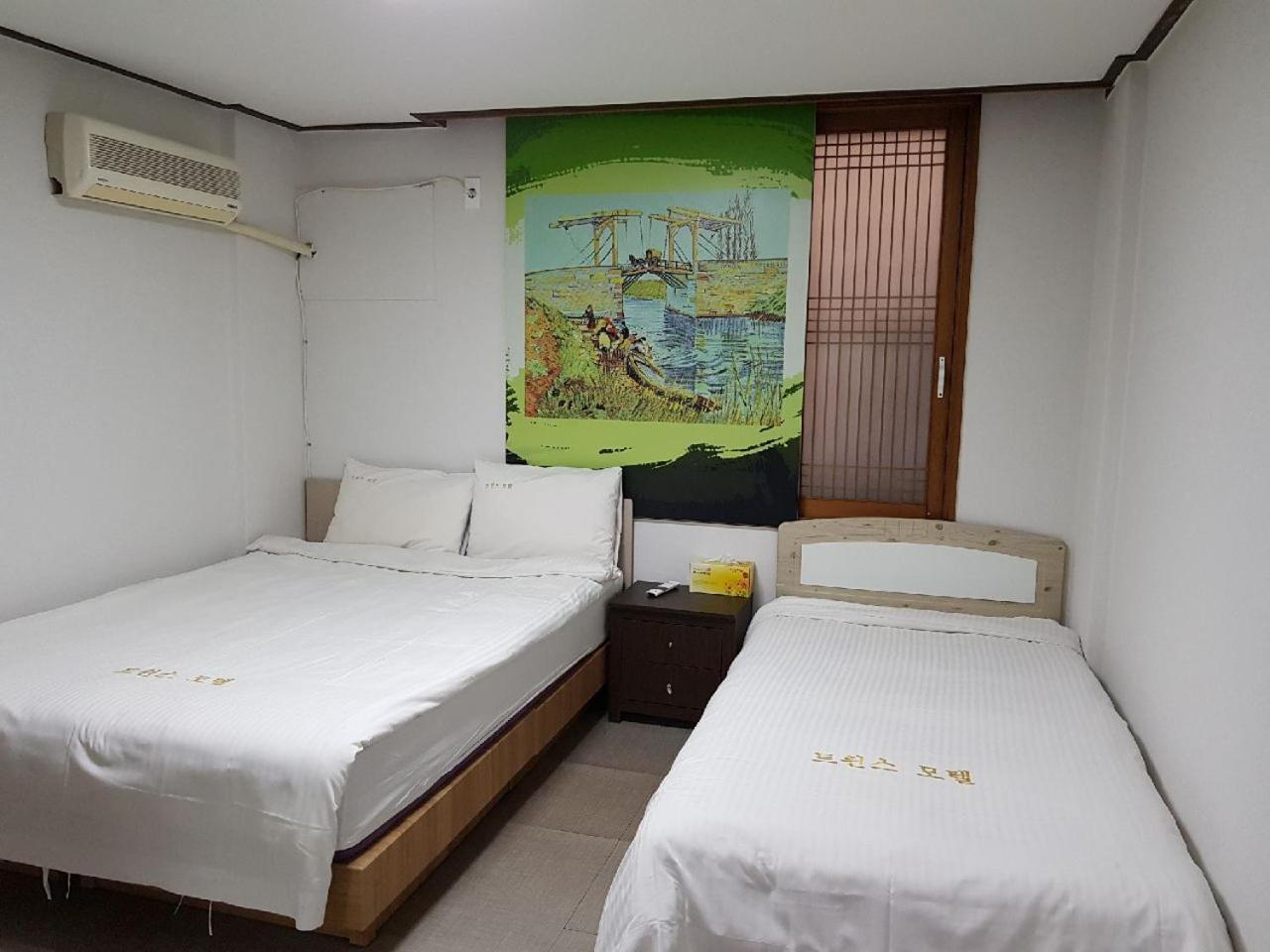Twins Hotel Jeju Luaran gambar