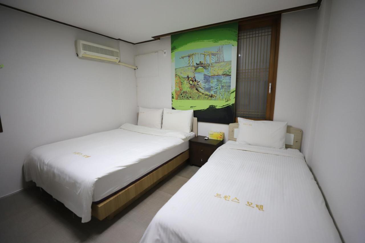 Twins Hotel Jeju Luaran gambar