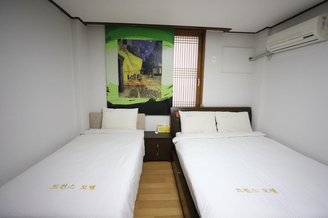 Twins Hotel Jeju Luaran gambar